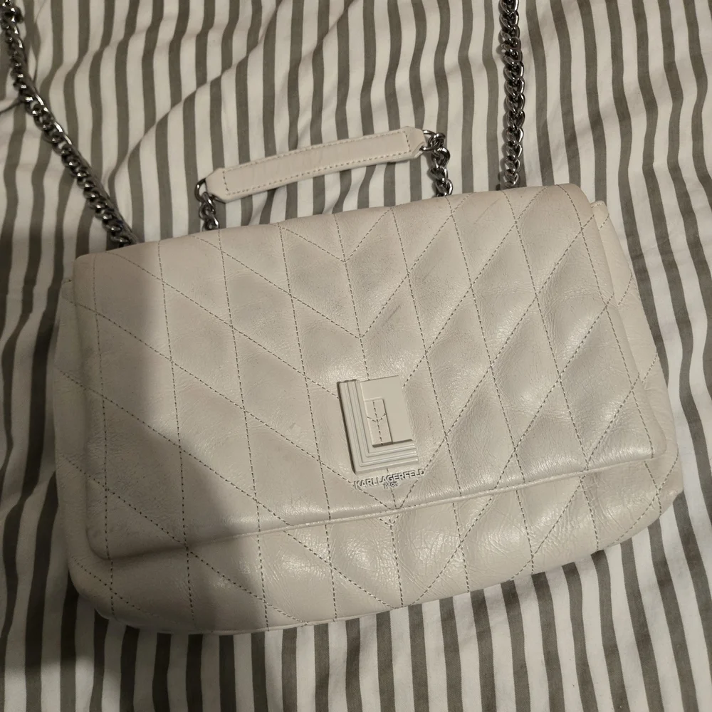 Authentic Karl Lagerfield Paris Quilted White Leather Crossbody‎ Bag